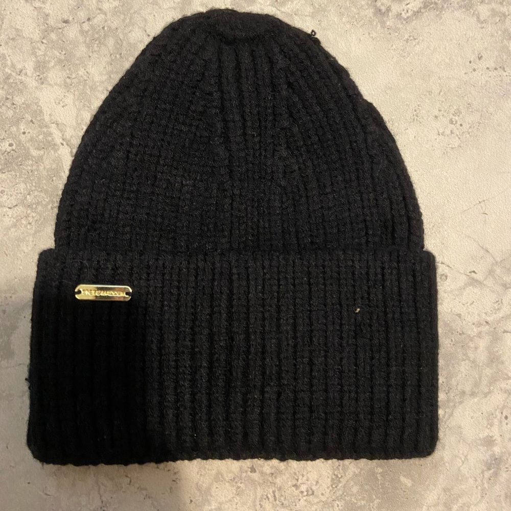 Steve Madden soft thick beanie in black
